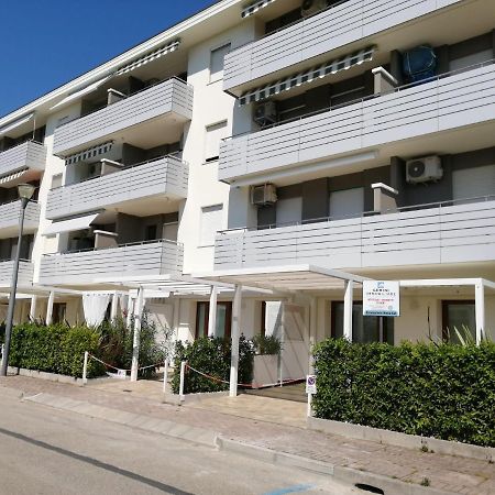 Condominio Diana Est- Gemini Bibione Bagian luar foto