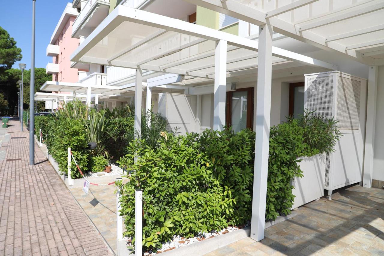Condominio Diana Est- Gemini Bibione Bagian luar foto