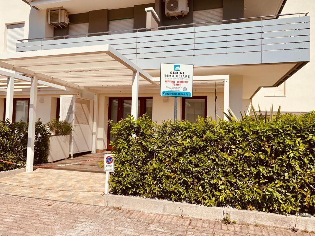 Condominio Diana Est- Gemini Bibione Bagian luar foto